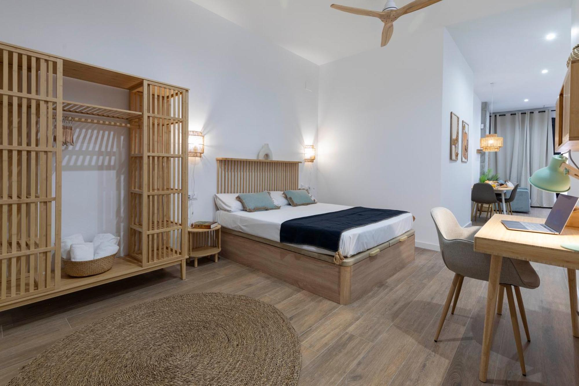 Travel Habitat Mediterranean Suites บาเลนเซีย ภายนอก รูปภาพ