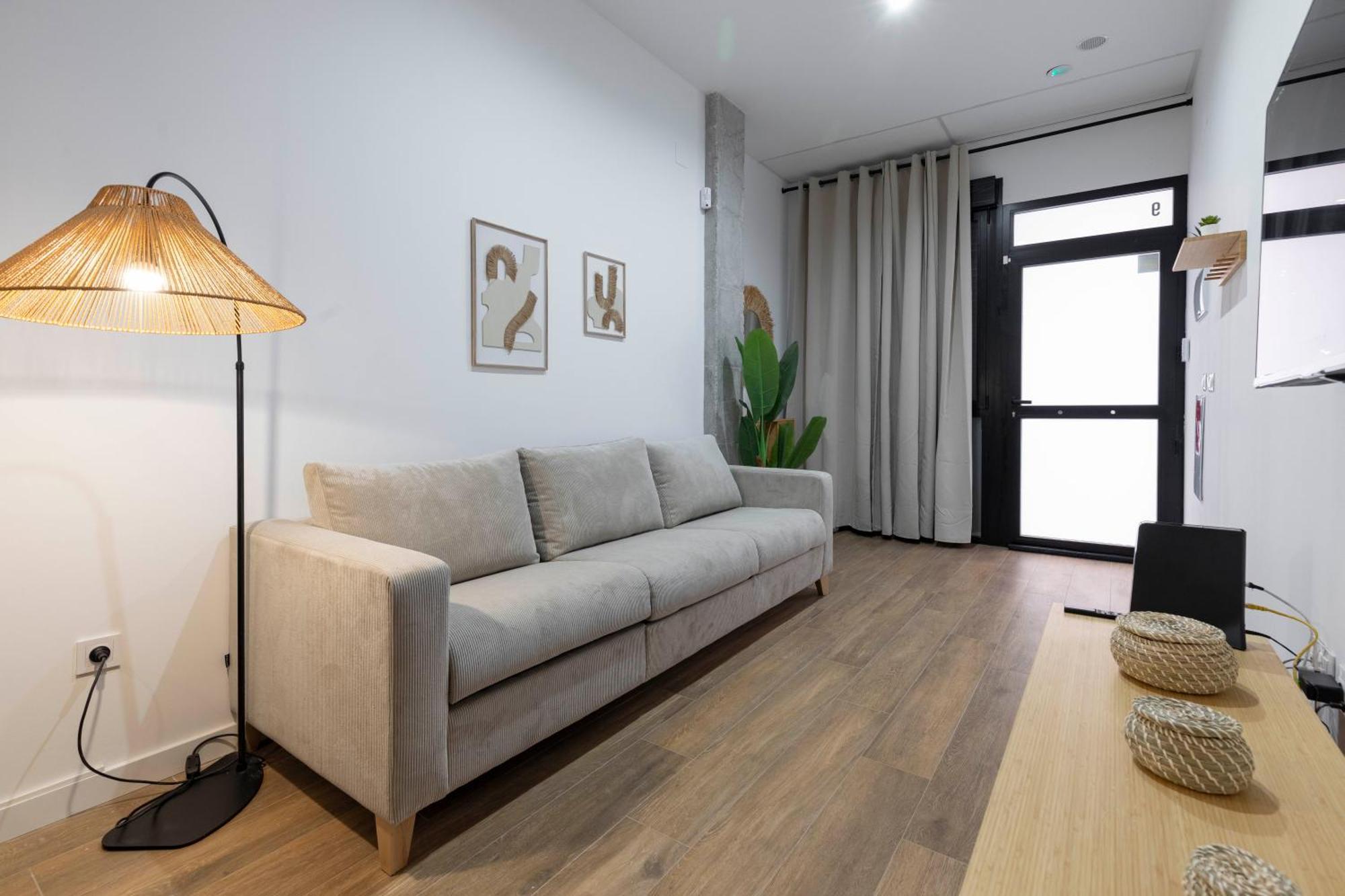Travel Habitat Mediterranean Suites บาเลนเซีย ภายนอก รูปภาพ