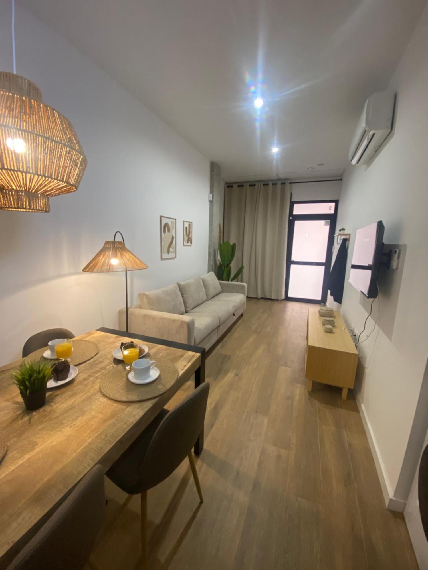 Travel Habitat Mediterranean Suites บาเลนเซีย ภายนอก รูปภาพ