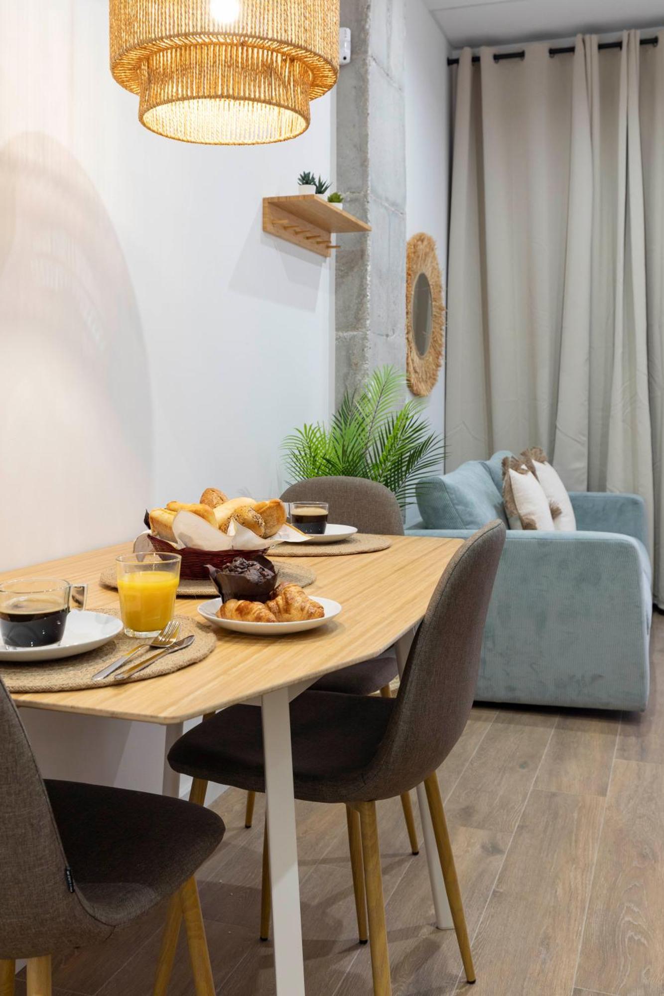 Travel Habitat Mediterranean Suites บาเลนเซีย ภายนอก รูปภาพ