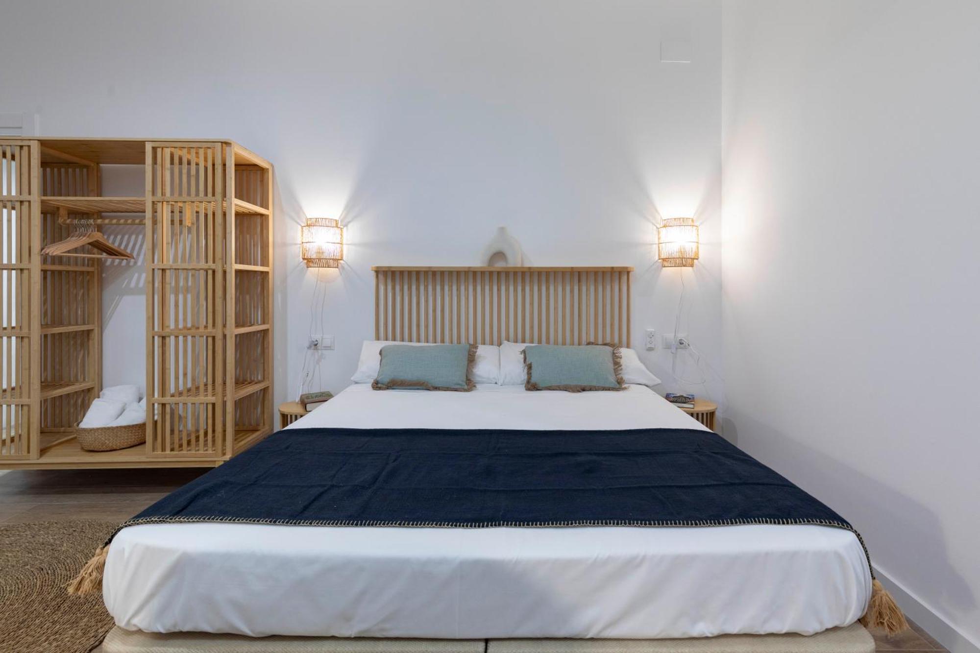 Travel Habitat Mediterranean Suites บาเลนเซีย ภายนอก รูปภาพ