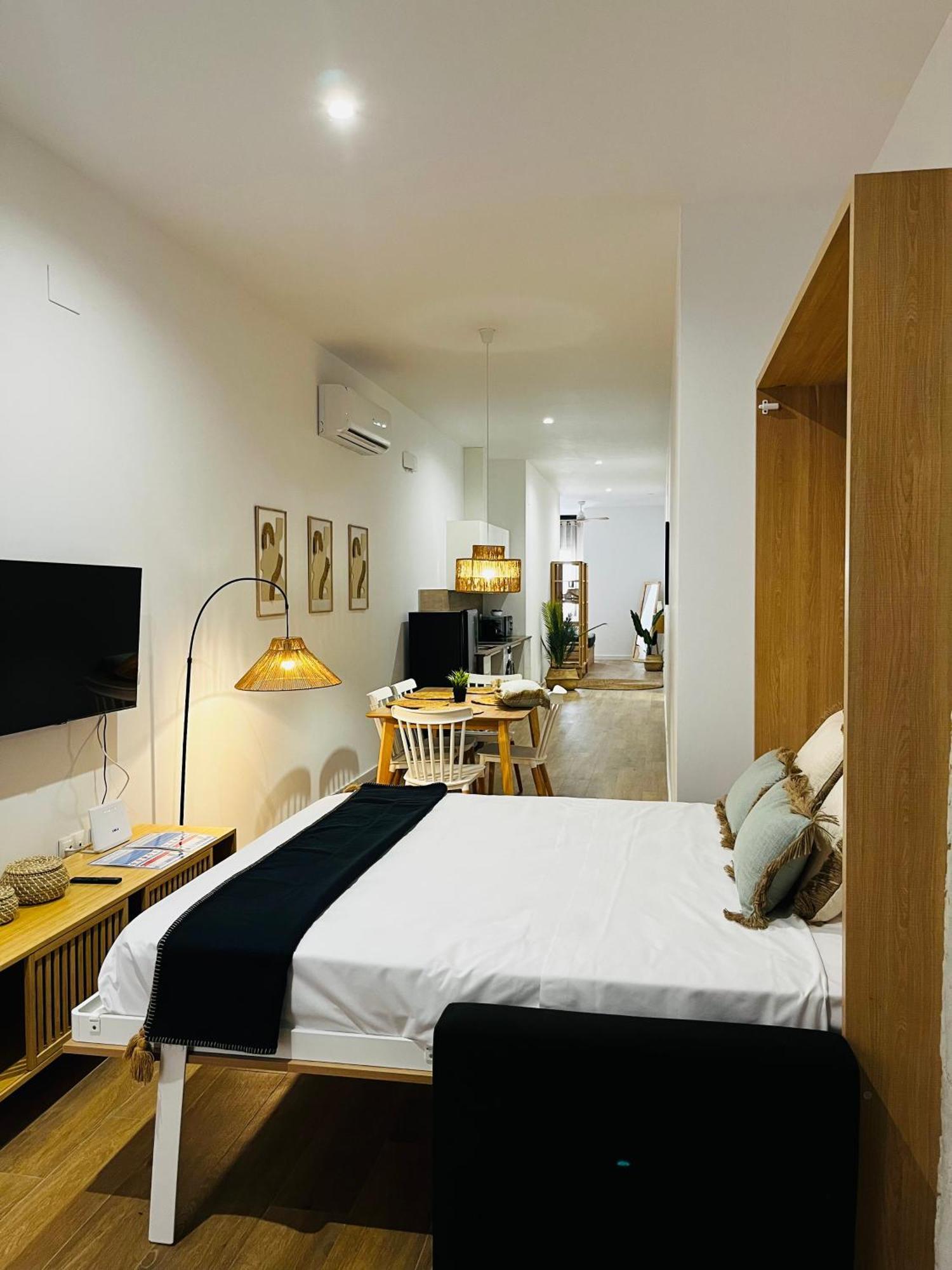 Travel Habitat Mediterranean Suites บาเลนเซีย ภายนอก รูปภาพ