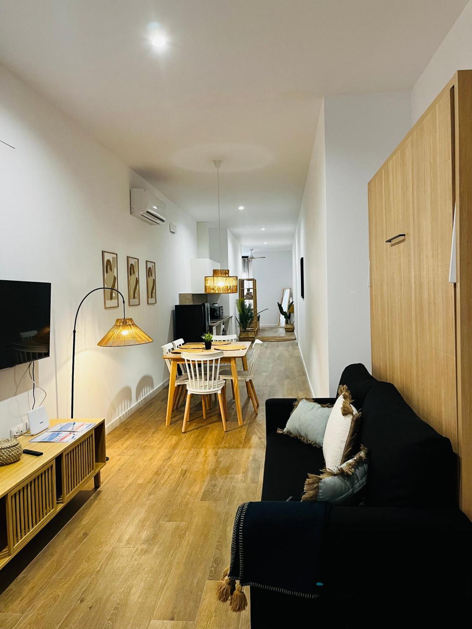 Travel Habitat Mediterranean Suites บาเลนเซีย ภายนอก รูปภาพ