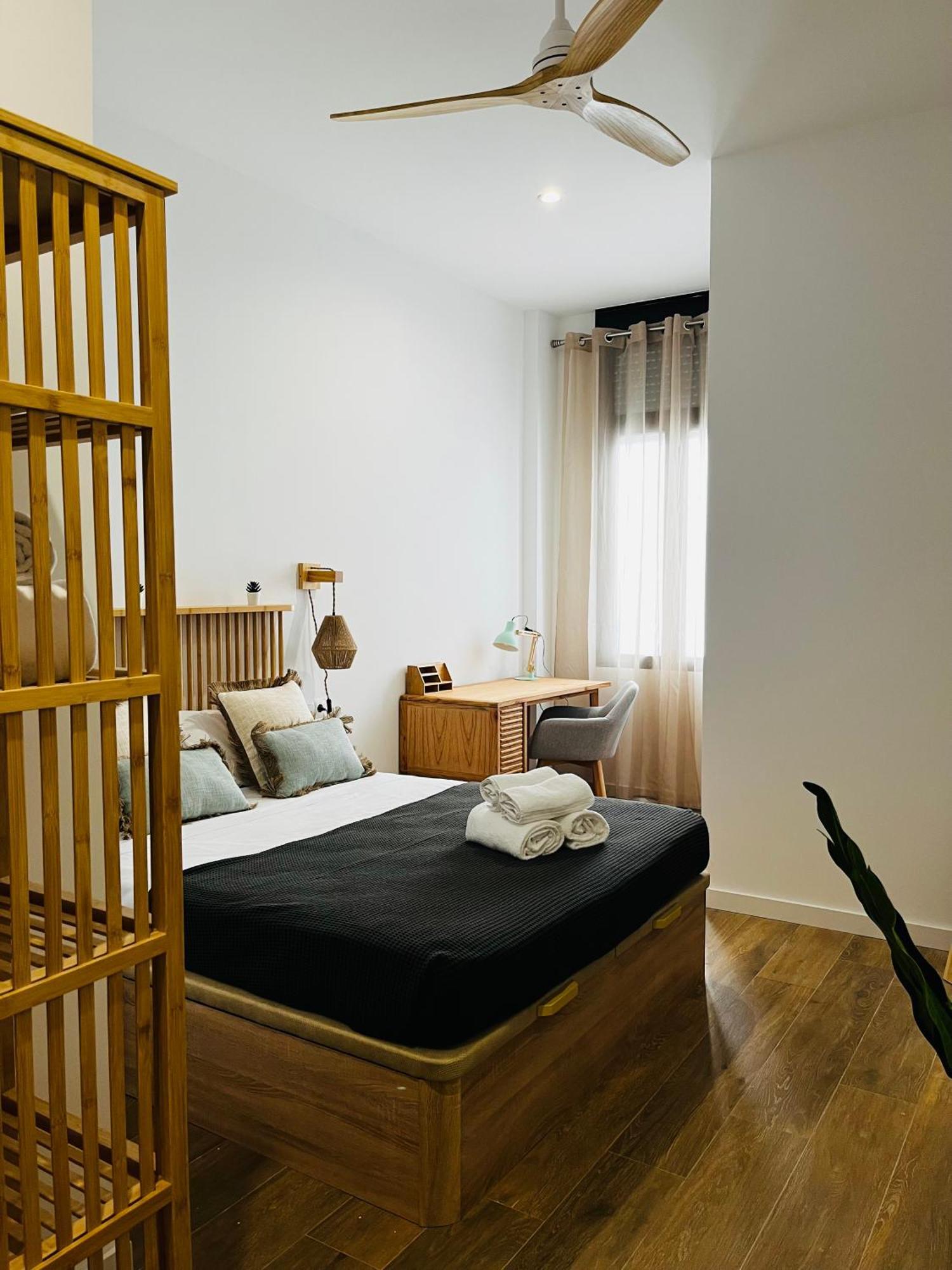 Travel Habitat Mediterranean Suites บาเลนเซีย ภายนอก รูปภาพ